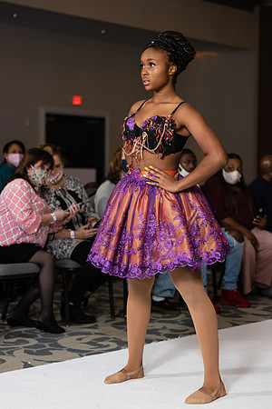 Charlotte Seen Fashion show November 2020-2339