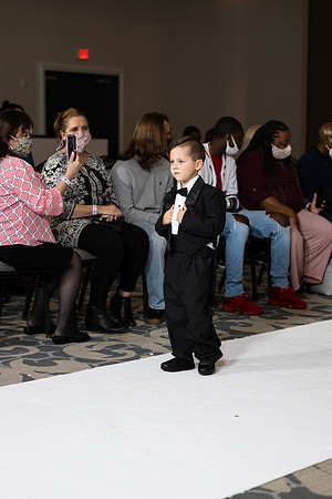 Charlotte Seen Fashion show November 2020-2346