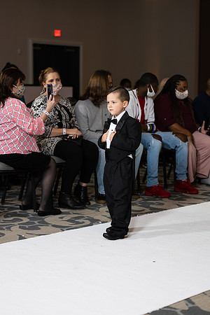 Charlotte Seen Fashion show November 2020-2347