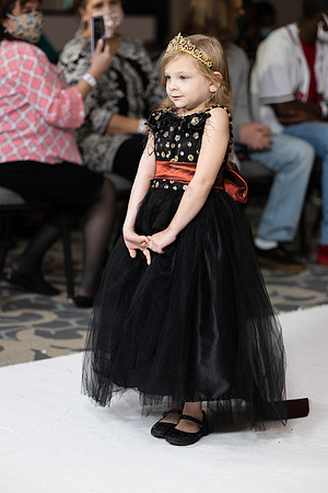 Charlotte Seen Fashion show November 2020-2358