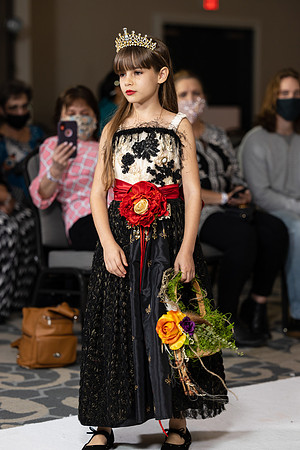 Charlotte Seen Fashion show November 2020-2403