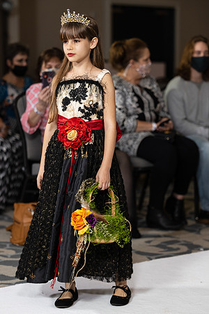 Charlotte Seen Fashion show November 2020-2404