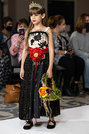 Charlotte Seen Fashion show November 2020-2405