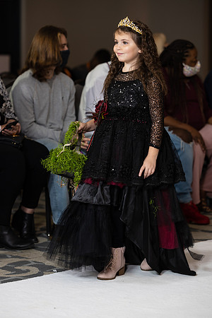 Charlotte Seen Fashion show November 2020-2410