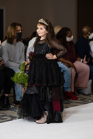 Charlotte Seen Fashion show November 2020-2415