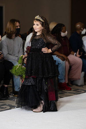Charlotte Seen Fashion show November 2020-2416