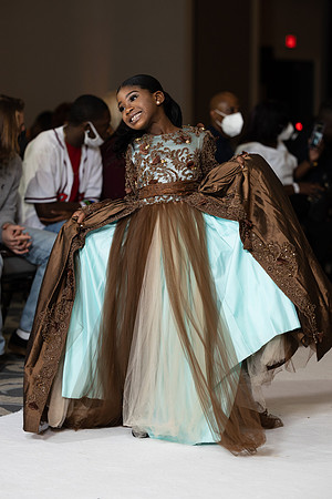 Charlotte Seen Fashion show November 2020-2422
