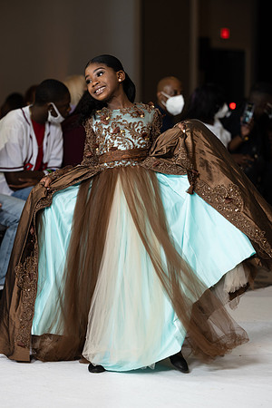 Charlotte Seen Fashion show November 2020-2421