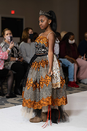 Charlotte Seen Fashion show November 2020-2428