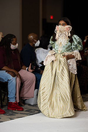 Charlotte Seen Fashion show November 2020-2430