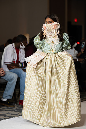 Charlotte Seen Fashion show November 2020-2431