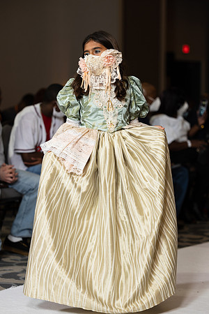 Charlotte Seen Fashion show November 2020-2432