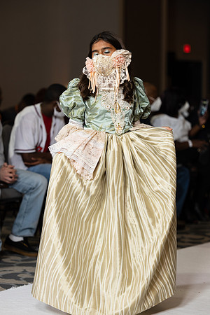 Charlotte Seen Fashion show November 2020-2433