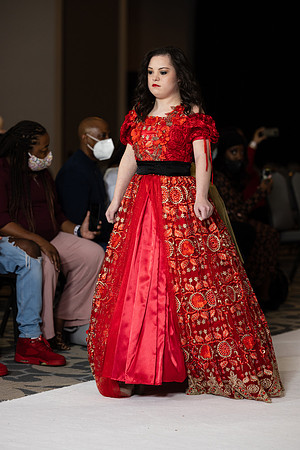Charlotte Seen Fashion show November 2020-2435