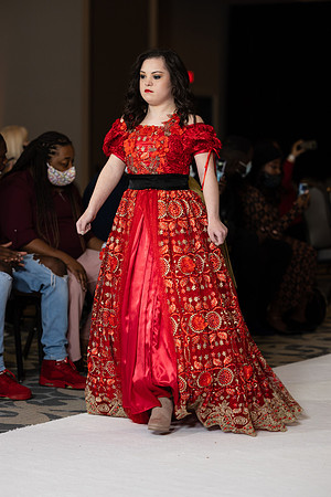 Charlotte Seen Fashion show November 2020-2436
