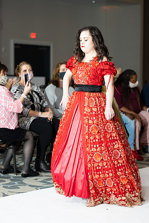 Charlotte Seen Fashion show November 2020-2438