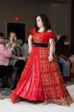 Charlotte Seen Fashion show November 2020-2439