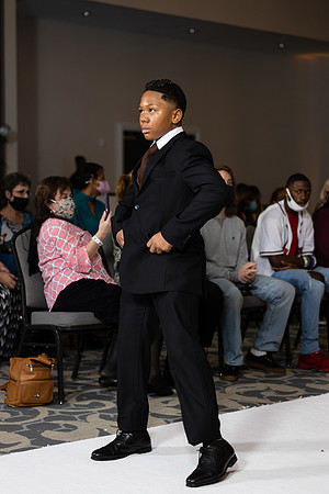 Charlotte Seen Fashion show November 2020-2444