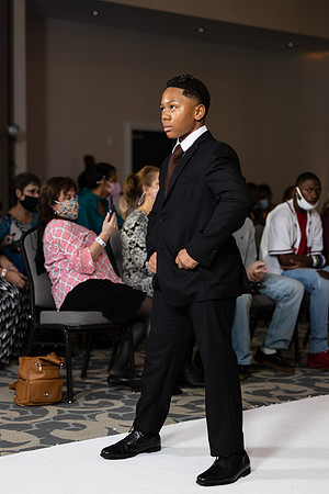 Charlotte Seen Fashion show November 2020-2445