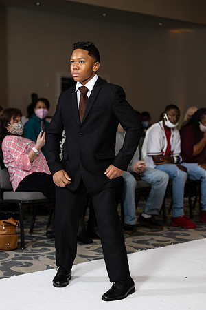 Charlotte Seen Fashion show November 2020-2447
