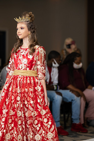 Charlotte Seen Fashion show November 2020-2457