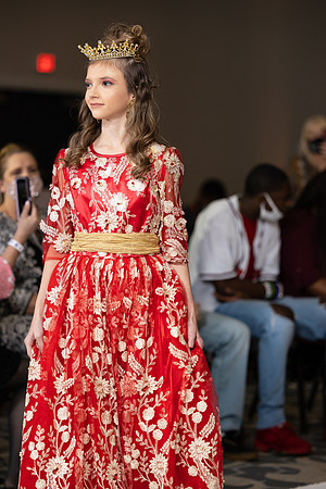 Charlotte Seen Fashion show November 2020-2458