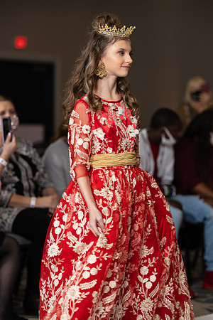 Charlotte Seen Fashion show November 2020-2460