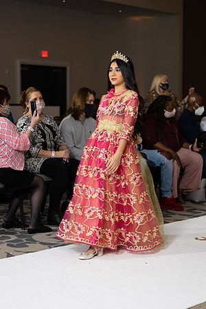 Charlotte Seen Fashion show November 2020-2461