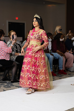Charlotte Seen Fashion show November 2020-2462