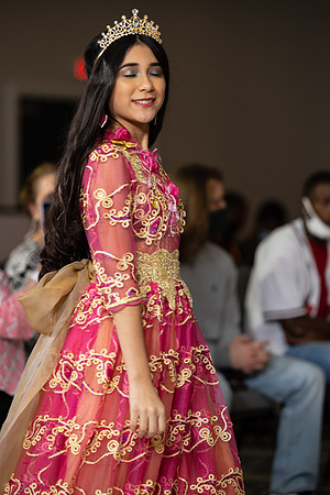 Charlotte Seen Fashion show November 2020-2470