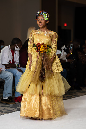 Charlotte Seen Fashion show November 2020-2474