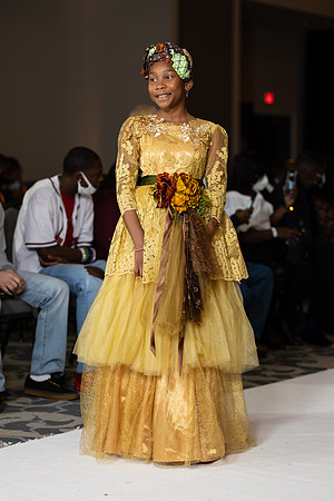 Charlotte Seen Fashion show November 2020-2475