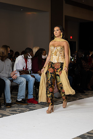 Charlotte Seen Fashion show November 2020-2480