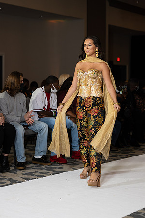 Charlotte Seen Fashion show November 2020-2481