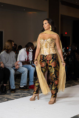 Charlotte Seen Fashion show November 2020-2483