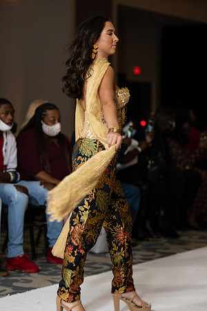 Charlotte Seen Fashion show November 2020-2487