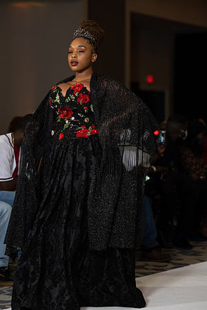 Charlotte Seen Fashion show November 2020-2504