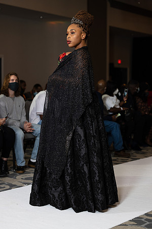 Charlotte Seen Fashion show November 2020-2512