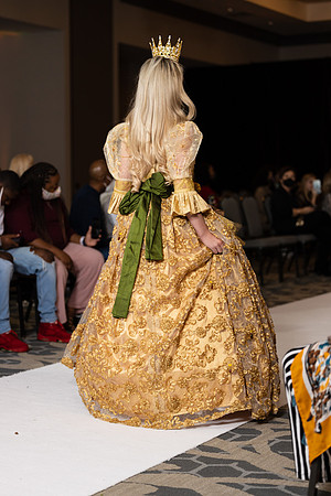 Charlotte Seen Fashion show November 2020-2541