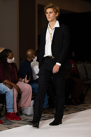 Charlotte Seen Fashion show November 2020-2542