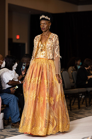 Charlotte Seen Fashion show November 2020-2550