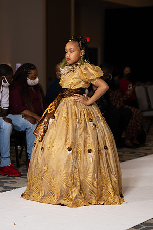 Charlotte Seen Fashion show November 2020-2561