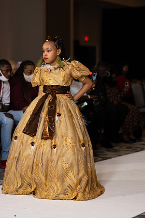 Charlotte Seen Fashion show November 2020-2564