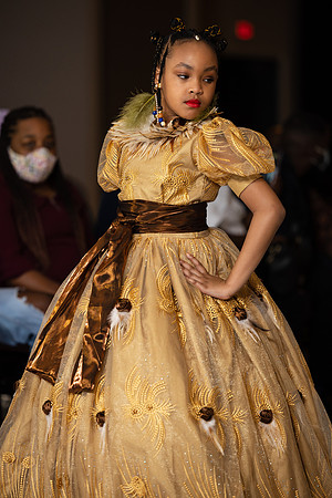 Charlotte Seen Fashion show November 2020-2565