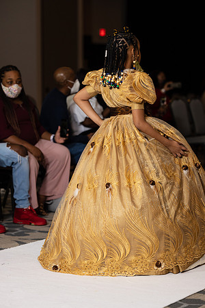 Charlotte Seen Fashion show November 2020-2568