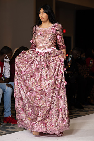 Charlotte Seen Fashion show November 2020-2573