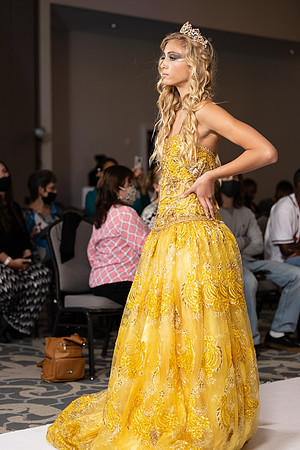Charlotte Seen Fashion show November 2020-2591