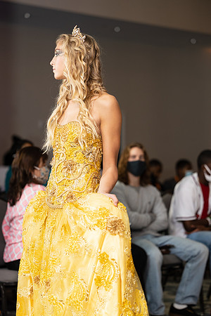 Charlotte Seen Fashion show November 2020-2595