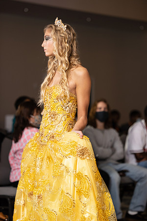 Charlotte Seen Fashion show November 2020-2596