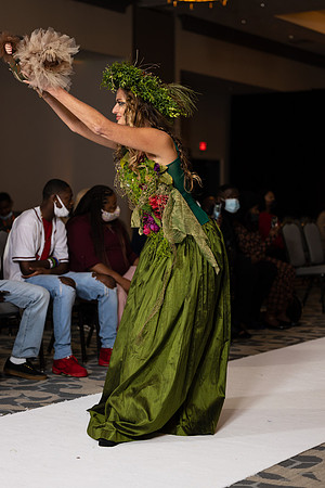 Charlotte Seen Fashion show November 2020-2627